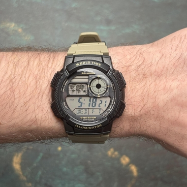 Casio Collection AE-1000W-5AVEF férfi karóra